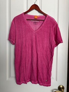 BOSS ORANGE Men's V-Neck Tee — Bright Pink